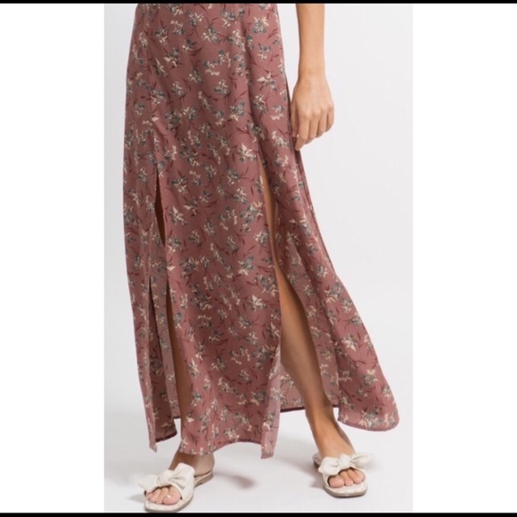 Like new- Flutter Sleeve Floral Maxi Dress - Picture 6 of 12